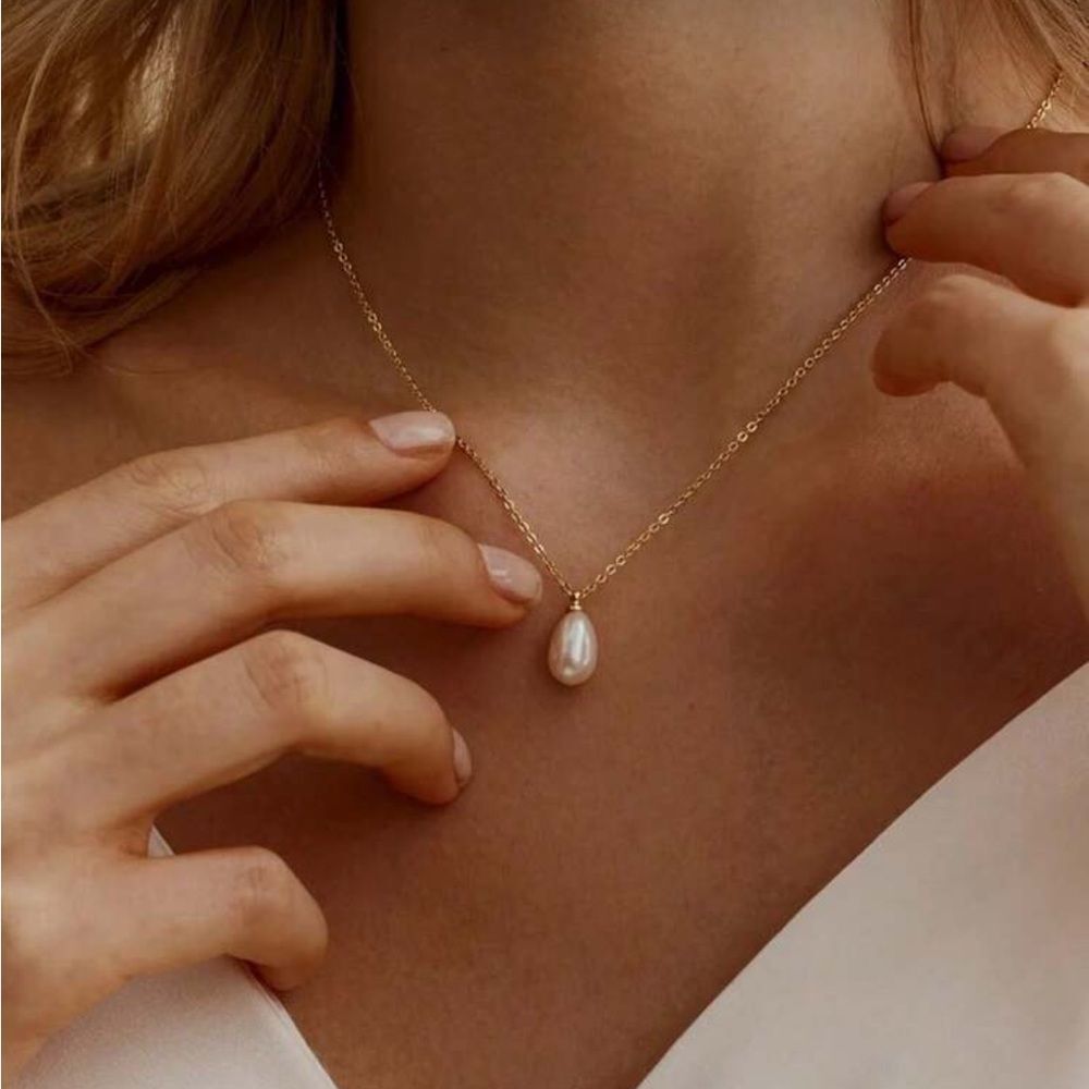 Elegant Gold Pearl Necklace M1737 - Picture 2 of 6